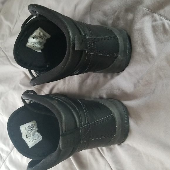 NIKE BOYS' LITTLE KIDS' MANOA LEATHER BOOTS size 2y - Picture 6 of 8